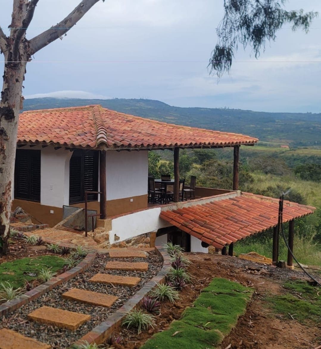 Vista exterior de la cabaña principal
